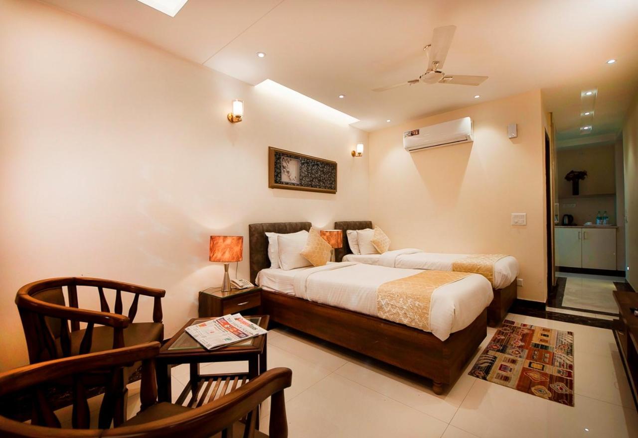 Imperial Apartments Huda City Gurgaon Buitenkant foto