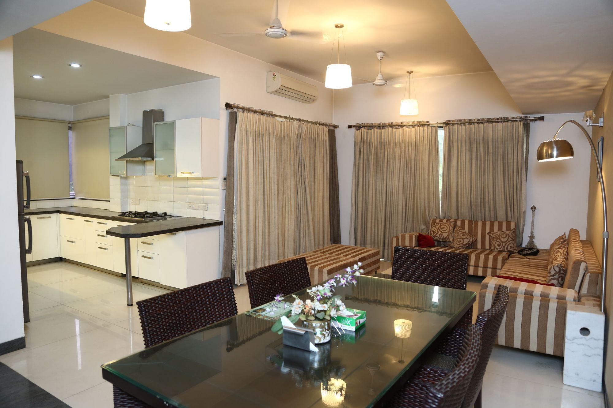 Imperial Apartments Huda City Gurgaon Buitenkant foto