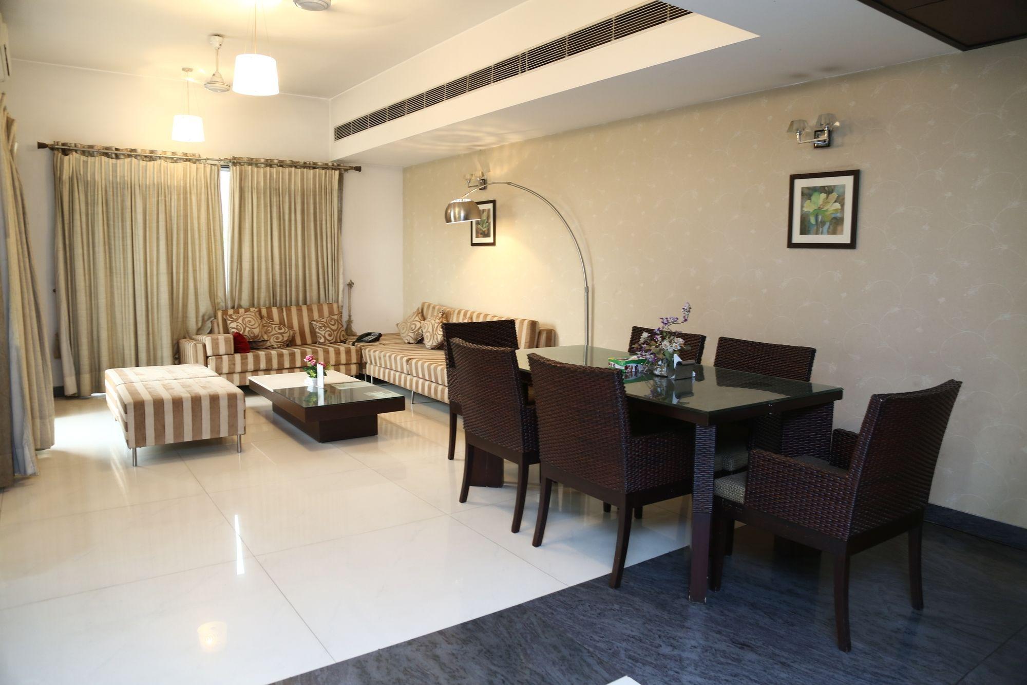 Imperial Apartments Huda City Gurgaon Buitenkant foto